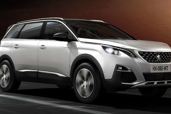 Fransk stil i crossovern Peugeot 5008 (2017)