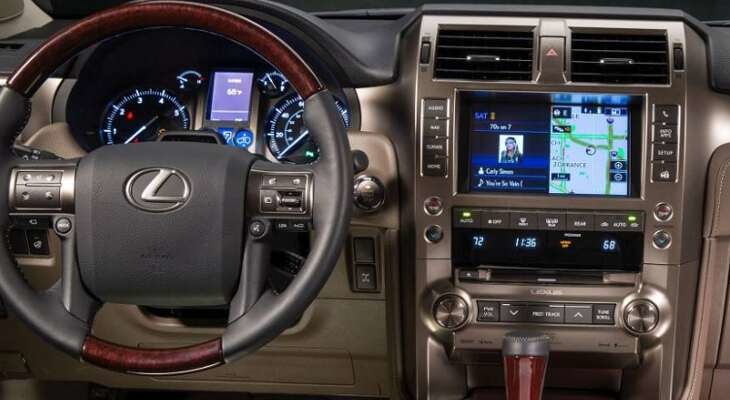 Råhet och finess i den uppdaterade SUV:en Lexus GX 460