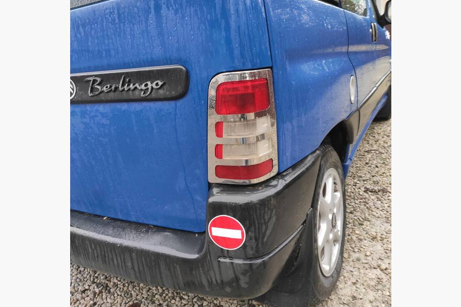 Citroen Berlingo 1996–2008 Bromsljuslister i rostfritt stål (2 st) Foto 4
