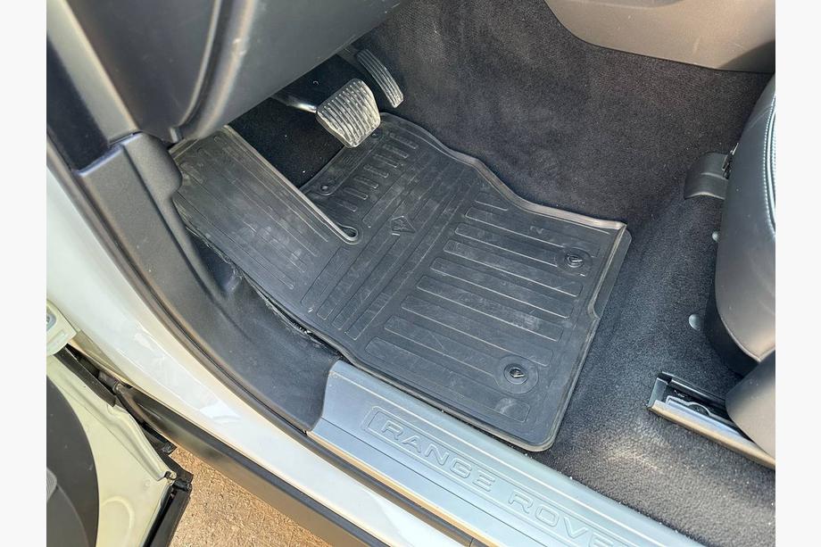 Range Rover Sport 2014–2022 Gummimattor till kupén (4 st, Stingray Premium) Image