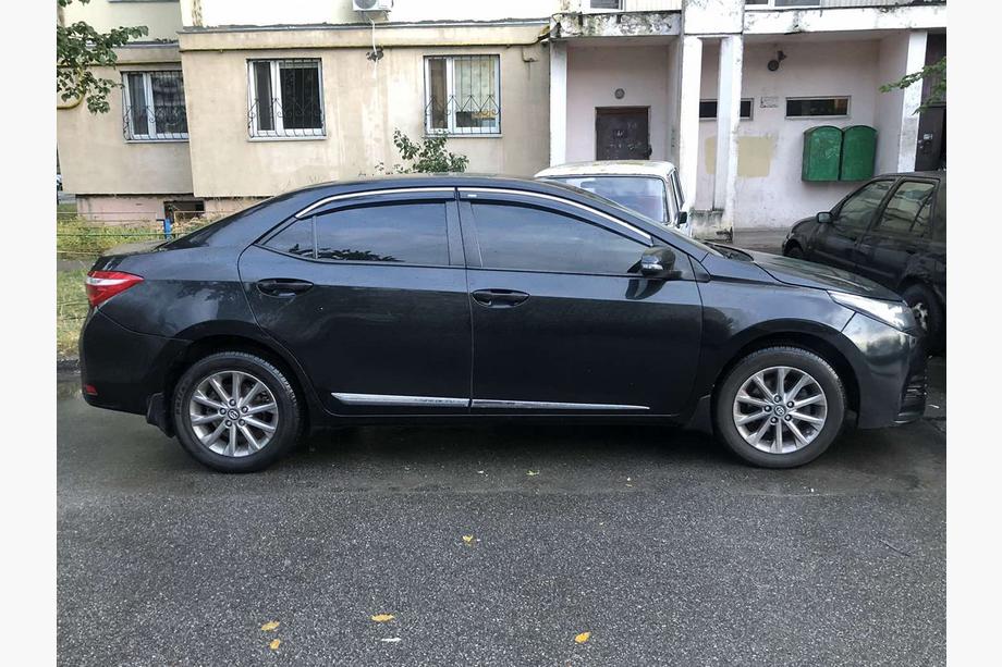 Toyota Corolla 2013–2019 Vindavvisare med kromlist (4 st, Niken) Image