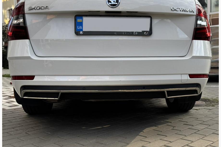 Skoda Octavia III A7 2013–2019 Bakre diffusorlist (2013-2017, rostfritt stål) Carmos - turkiskt stål Foto 8