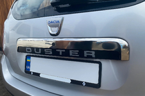 Renault Duster 2008–2017 Övre list ovanför registreringsskylten (rostfritt stål) foto 1