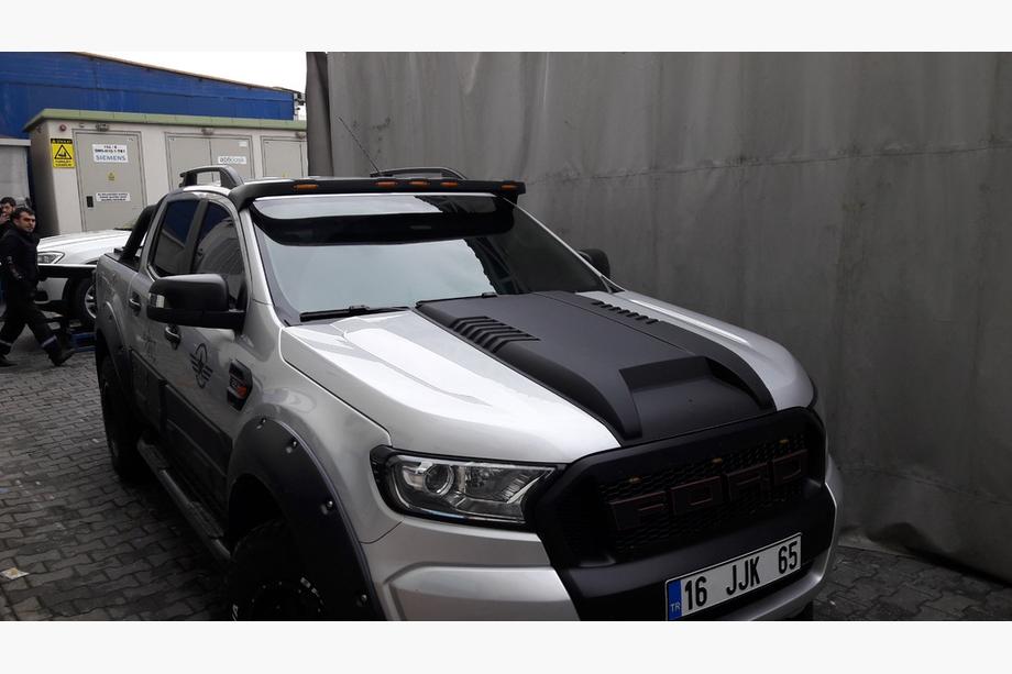 Ford Ranger 2011–2022 LED vindrutevisir V1 Foto 2