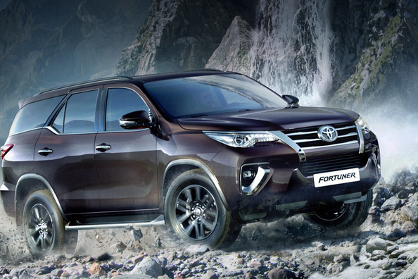 Test av 7-sitsiga SUV:en Toyota Fortuner