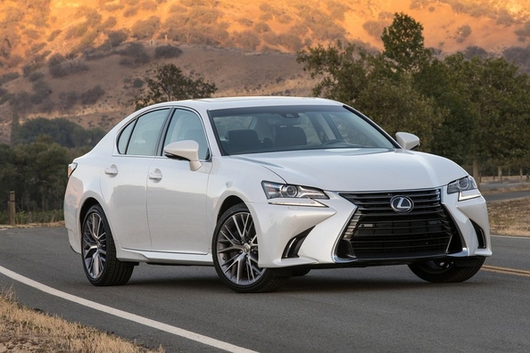 Test av sedanen Lexus GS