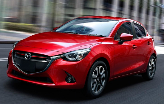 Test av den kompakta halvkombin Mazda 2