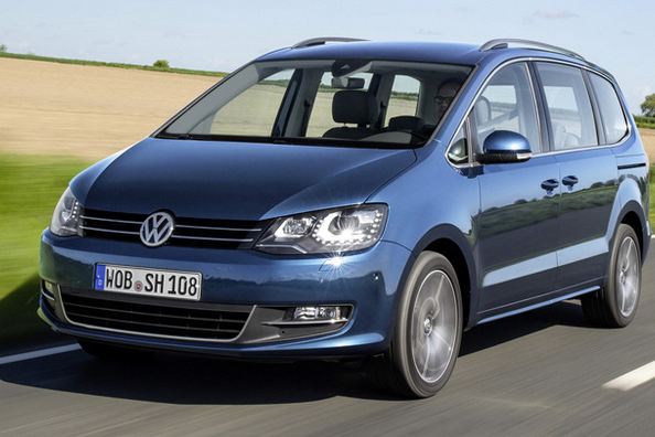 Minibussen Volkswagen Sharan i andra generationen