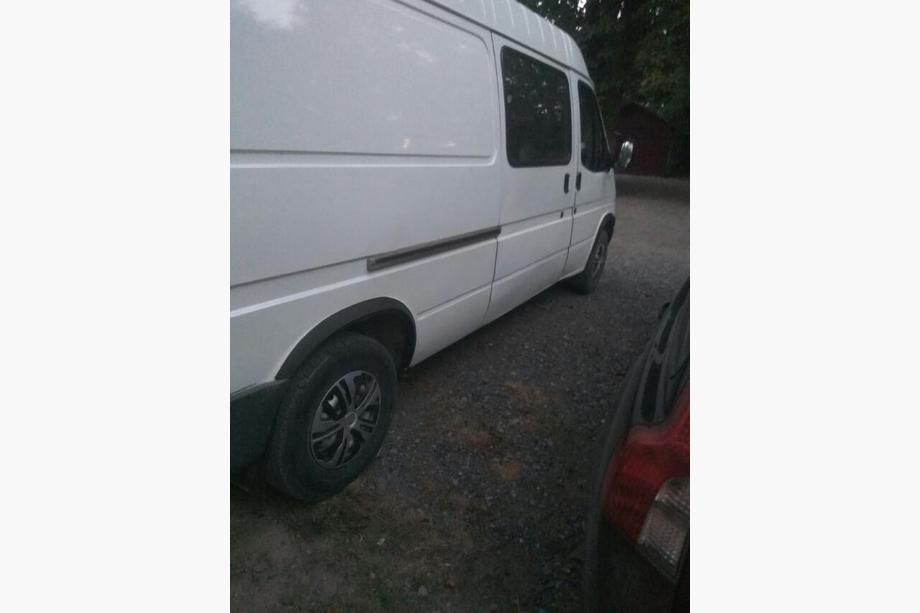 Ford Transit 1991–2000 Hjulhuslister (4 st, svarta) Foto 4