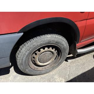 Hjulhuslister (4 st, svarta) Mercedes Vito W638 1996–2003 foto 2
