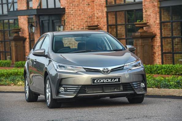 Test av den populära sedanen Toyota Corolla