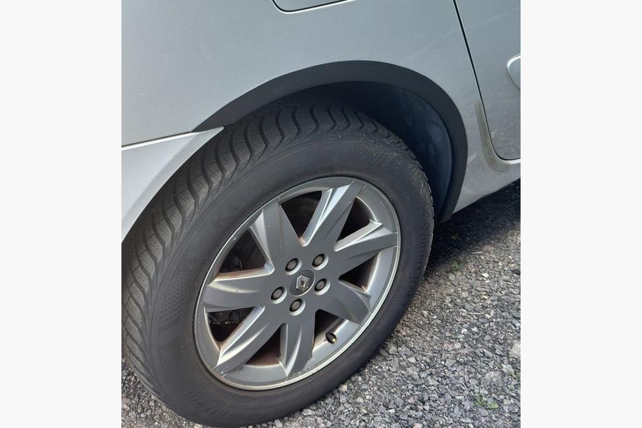 Renault Espace 2002–2014 Hjulhuslister (4 st, svarta) Image