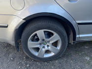 Skoda Superb 2001–2009 Hjulhuslister (4 st, svarta) Metall foto 6