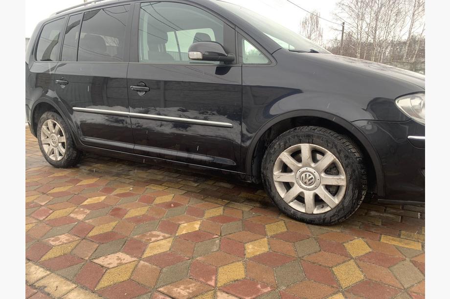 Volkswagen Touran 2003–2010 Hjulhuslister (4 st, svarta) 2003-2006, Metall Foto 8