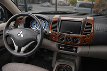 Mitsubishi L200 2006–2015 Instrumentpanelslister (13 delar) foto 1