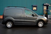 Citroen Berlingo 2008–2018 Kromlist runt dörrfönster (rostfritt stål) foto 2
