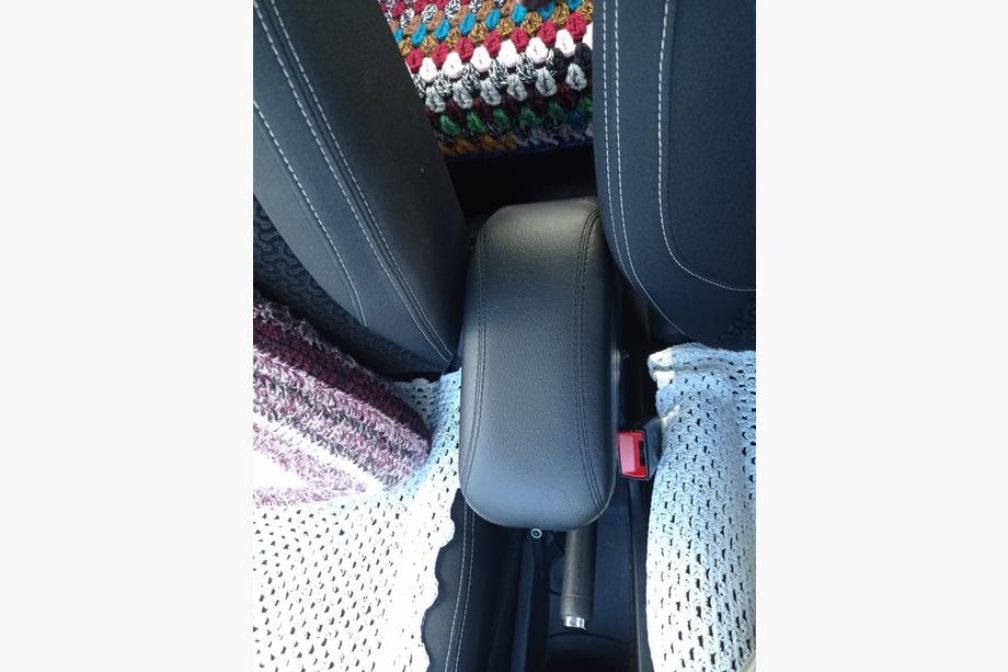 Citroen C-3 2009–2016 Armstöd (med plastadapter för mugghållare) Foto 12