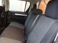 Toyota Hilux 2015– Sätesöverdrag (tyg, Classik) foto 2