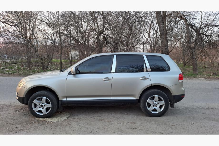 Volkswagen Touareg 2002–2010 Kromlister för dörrstolpar (6 st, rostfritt stål) Image