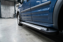Ford Connect 2006–2009 Sidosteg X5-typ (2 st, aluminium) foto 1
