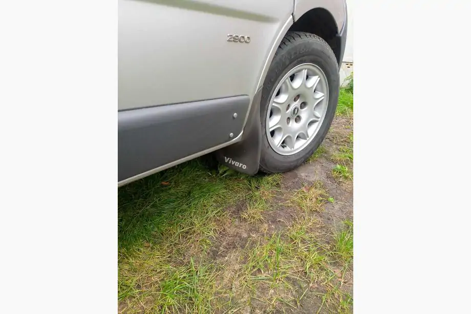 Opel Vivaro 2001–2015 Främre stänklappar (sats) Foto 2