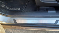 Suzuki SX4 2006–2013 Kromade instegsskydd (4 st.) foto 1