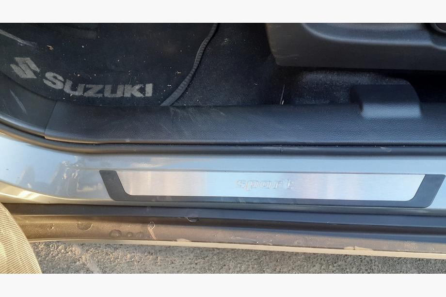 Suzuki SX4 2006–2013 Kromade instegsskydd (4 st.) Image