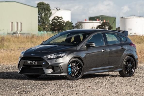 Recension av sportversionen av halvkombin Ford Focus RS