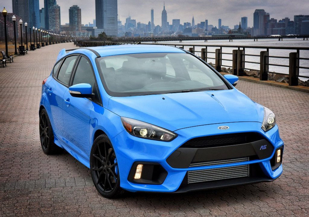 Recension av sportversionen av halvkombin Ford Focus RS