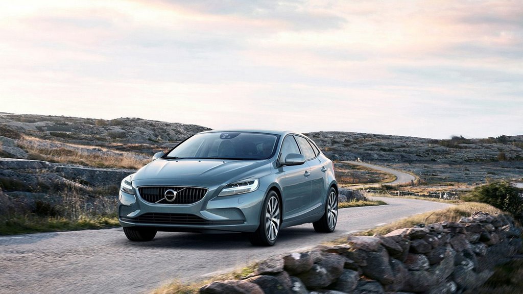 Femdoorars halvkombi Volvo V40