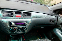 Mitsubishi Lancer 9 2004–2008 Instrumentpanelinlägg V1 (Meric) foto 1