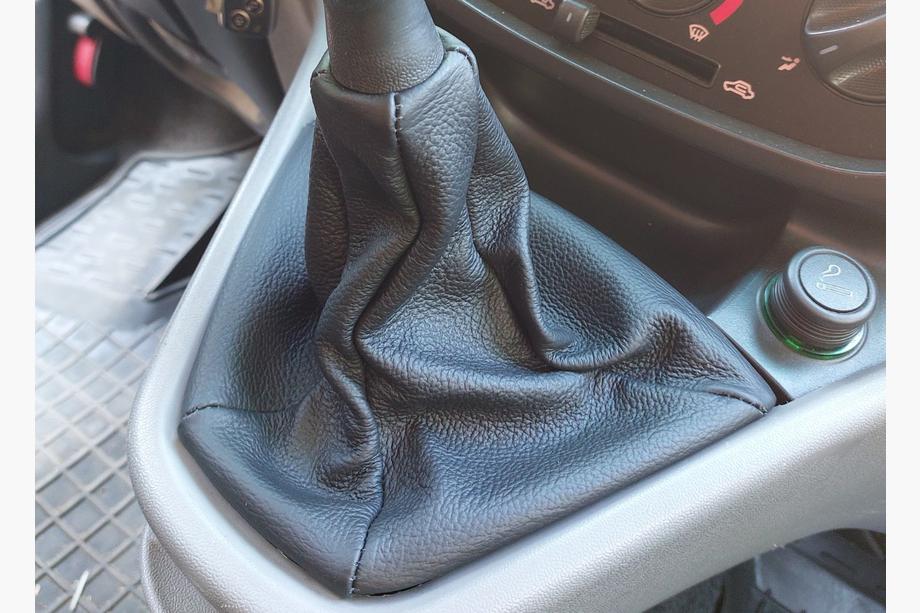Fiat Doblo I 2001–2005 Växelspaksdamask i läder Image