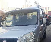 Fiat Doblo I 2001–2005 Vindrutespoiler (svart blank, 5 mm) foto 3