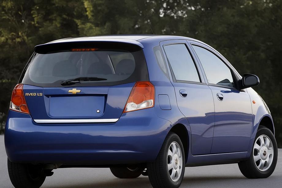 Chevrolet Aveo T200 2002–2008 Kromlist till baklucka (rostfritt stål) Image