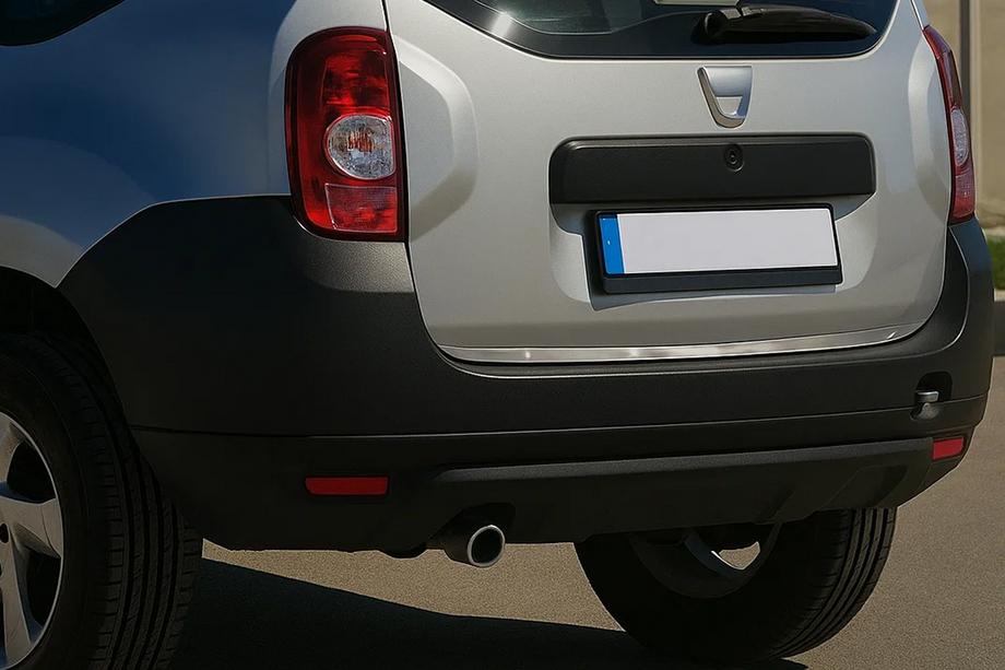 Dacia Duster 2008–2018 Kromlist till baklucka (rostfritt stål) Carmos - turkiskt stål Image
