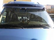 Iveco Daily 2006–2014 Vindrutevisir V1 (svart blank, 5 mm) foto 2