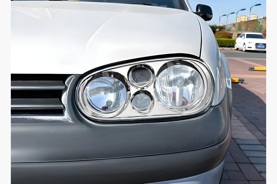 Volkswagen Golf 4 1997–2006 Kromade strålkastarringar V1 (2 st, plast) Image