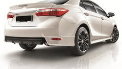 Toyota Corolla 2013–2019 Hörndetaljer till fram- och bakstötfångare (för lackering) foto 3