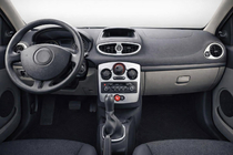 Renault Clio III 2005–2012 Instrumentpanelskydd 2008-2012 foto 1