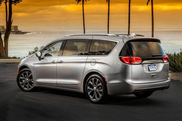 Test av minibussen Chrysler Pacifica