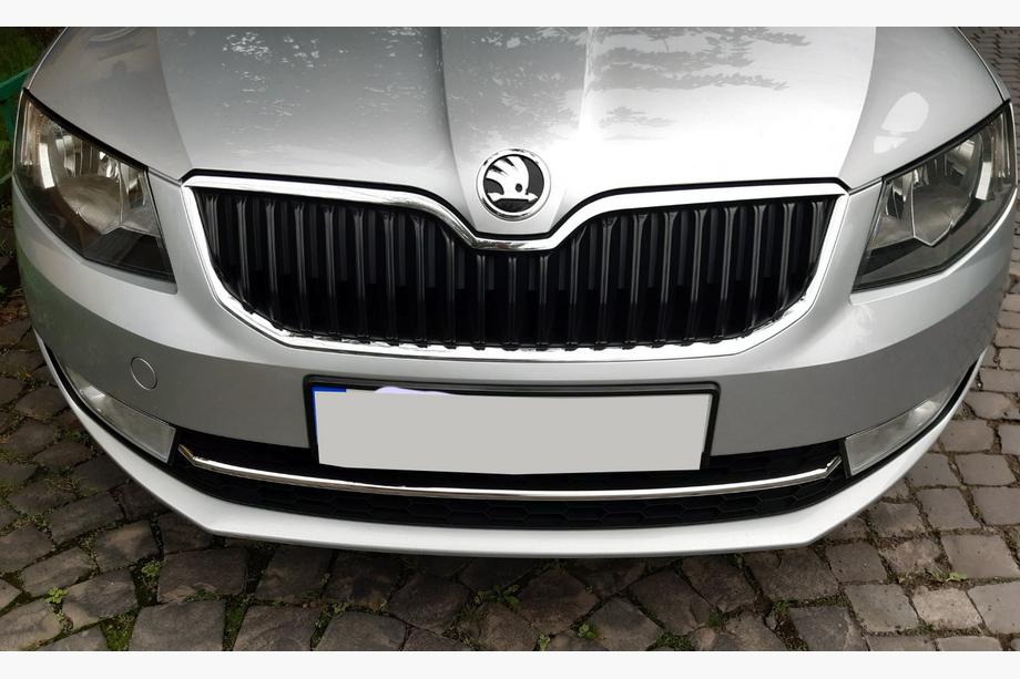 Skoda Octavia III A7 2013–2019 Skyddslist till främre stötfångare 13-17 (rostfritt stål) Foto 5
