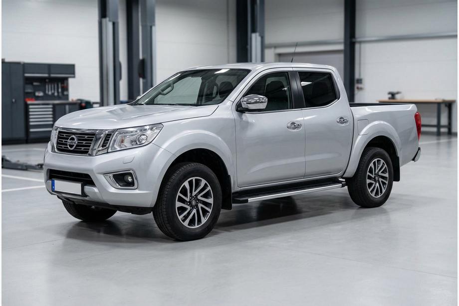 Nissan Navara/NP300 2016– Sidosteg Fullmond (2 st, aluminium) Image