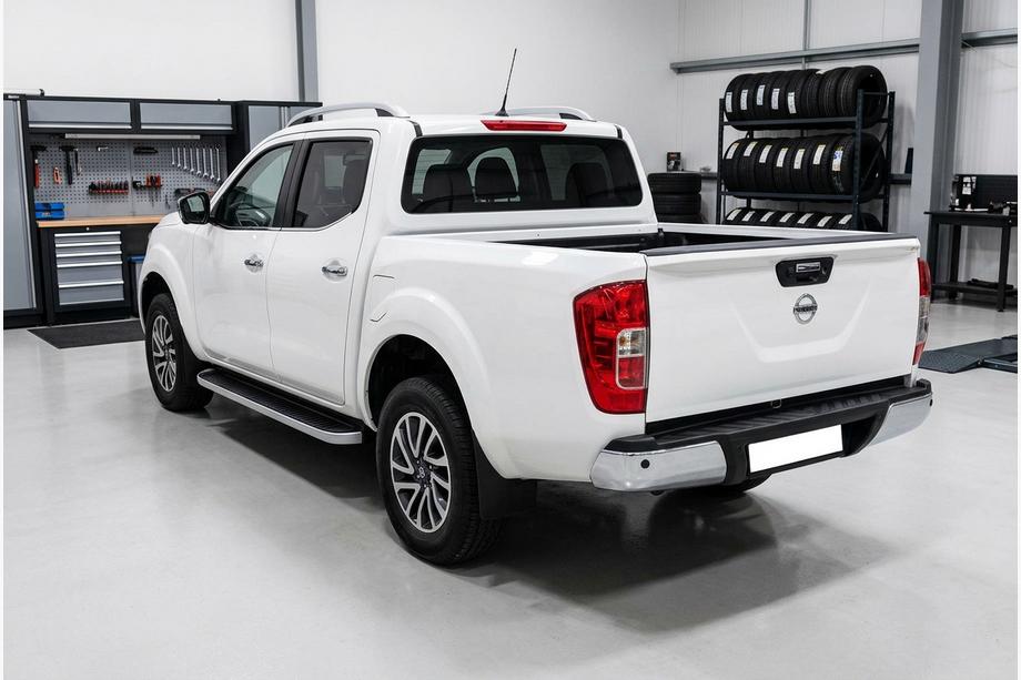 Nissan Navara/NP300 2016– Sidosteg Tayga Grey (2 st, aluminium) Image