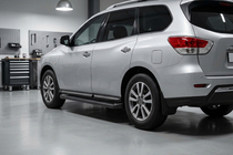 Nissan Pathfinder R52 2012–2021 Sidosteg Allmond Black (2 st, aluminium) foto 1