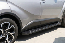 Toyota C-HR 2016–2023 Sidosteg RedLine Black (2 st, aluminium) foto 1