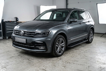 Volkswagen Tiguan 2016–2023 Sidosteg Allmond Black (2 st, aluminium) foto 1