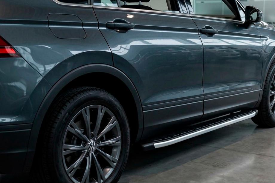 Volkswagen Tiguan 2016–2023 Sidosteg Fullmond (2 st, aluminium) Image