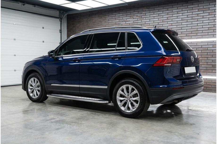 Volkswagen Tiguan 2016–2023 Sidosteg Maydos V2 (2 st, aluminium/rostfritt stål) Image