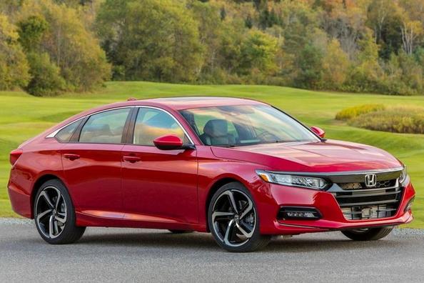Test av tionde generationens Honda Accord-sedan