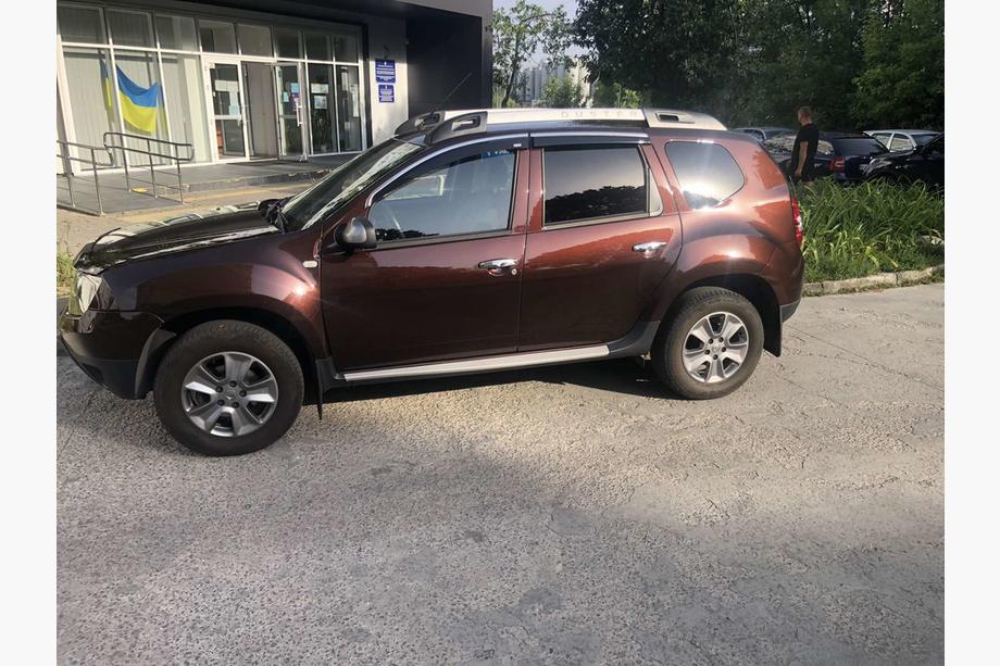Dacia Duster 2008–2018 Vindavvisare med kromlist (4 st, Niken) Image